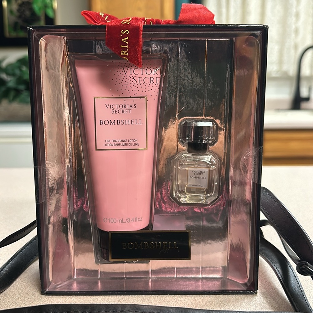 Victoria Secret Bundle - Picture 2 of 6